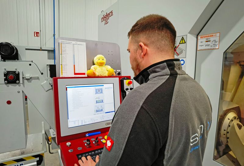 Die Mitarbeiter kamen mit der neuen Steuerung schnell zurecht, da diese sehr intuitiv zu bedienen ist. (Bild: son-x)