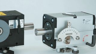 Aktuelle Rollringgetriebe für Wellen-Ø 20 mm im Kunststoffgehäuse und als traditionelles Aluminiumgehäuse. (Bild: Uhing)