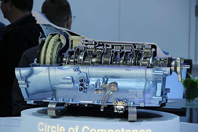 ... die neue Wälzschleifanlage RZ 160 gilt als Nachfolgerin der RZ 150. (Bild: Königsreuther)