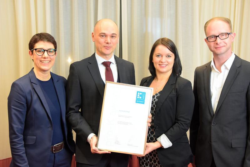 Auch die Wagner System GmbH gehört zu den Gewinnern des pro-K award 2017 (v. l.): Ellen Wagner, Ulrich Wagner, Sabrina Bronnenkant und Andreas Müller. (pro-K)