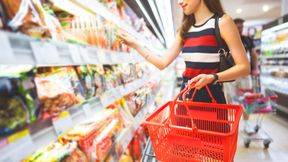 On désigne souvent par « aliments hautement transformés » les produits alimentaires fabriqués industriellement, qui se conservent longtemps, sont savoureux et prêts à la consommation. (Bild: © dodotone - stock.adobe.com)