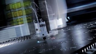 Energieeffizienz wird derzeit auch in der Blechbearbeitung groß geschrieben. Die Trulaser 1030 ist mit sehr geringen Investitions- und Betriebskosten ein gutes Beispiel.  (Bild: Trumpf)