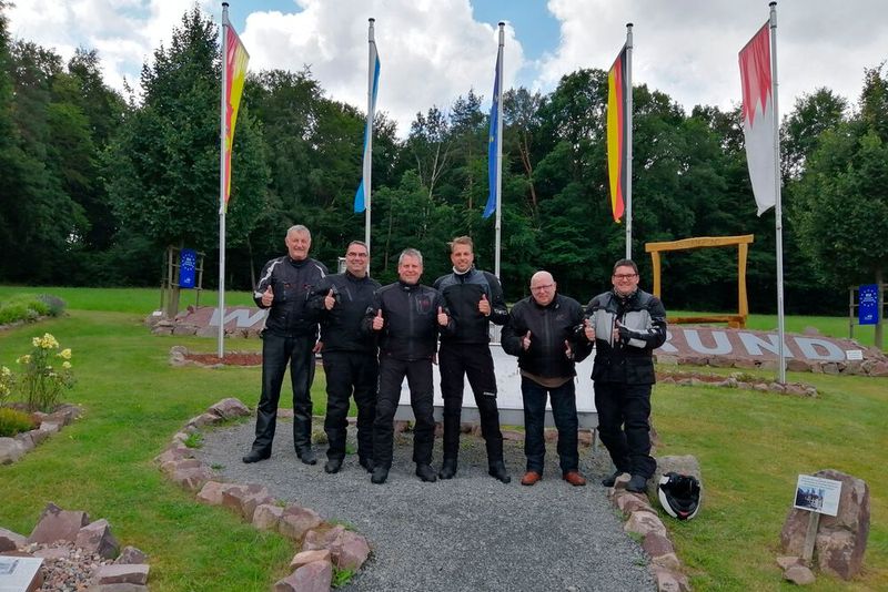 Gruppe 5 hingegen zog es an einen anderen, ganz besonderen Ort. (Bild: Dotzler, Dominsky, Lacher, Maderner, Michel, Rosenow, Schweitzer/»kfz-betrieb“)