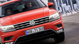 Hat ein erfolgreiches Jahr hinter sich: der VW Tiguan schafft unter den globalen Top-20 im Vergleich zu 2016 den größten Sprung nach oben. (Bild: Volkswagen AG)