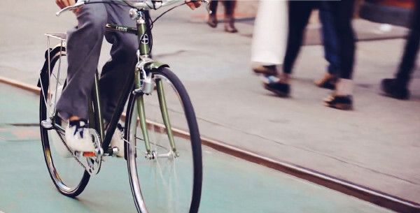 Das Smart-Wheel wird dabei ganz einfach via Smartphone gesteuert (FlyKly)
