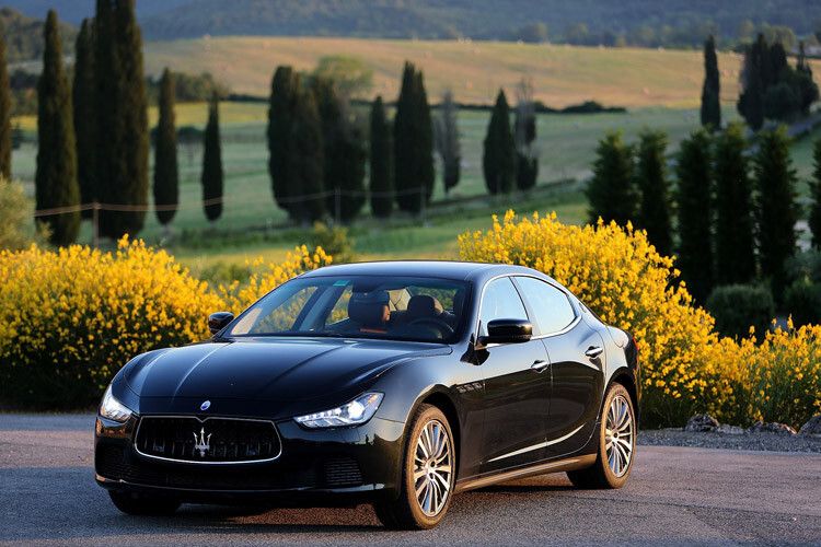 In Sachen Assitenzsysteme ist das Angebot deutlich magerer als bei den deutschen Premiumherstellern, denen Maserati mit dem Ghibli Kunden abjagen möchte. (Foto: Maserati)