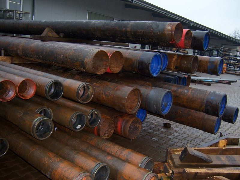 Typische Casinge der Größe 9 5/8 Zoll zur Reparatur. Die Verrohrungen stammen aus dem Kavernenbau. Bild: Leine & Linde (Archiv: Vogel Business Media)