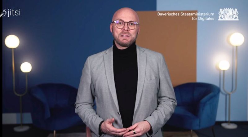 Dr. Fabian Mehring, Bayerischer Digitalminister, eröffnete die Siegerehrung mit Grußworten an die Teilnehmenden. (Bild: Vogel IT-Medien GmbH)