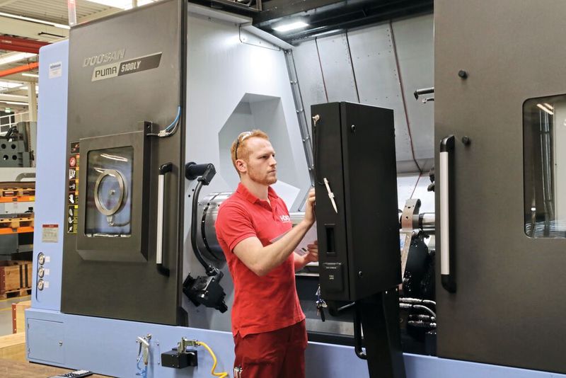 Einheitliche Steuerungen: alle Doosan-Maschinen sind mit einer Fanuc-Steuerung ausgestattet. (Bild: Anne Richter, SMM)