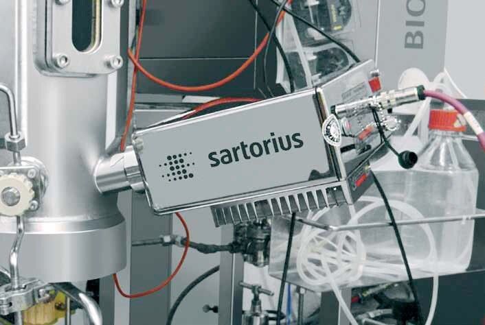 NIR spectrometer at the reactor (Picture: Sartorius Stedim Biotech)