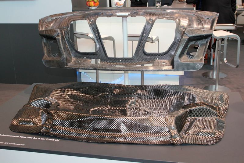 Und weiter geht der Rundgang durch die Hallen der Composites Europe 2015... (Bild: Königsreuther)