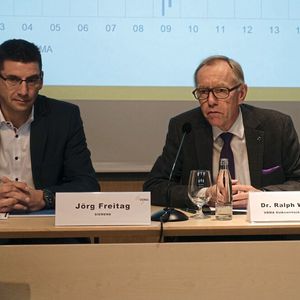 Jörg Freitag und Dr. Ralph Wiechers präsentierten auf der SPS IPC Drives 2018 die Zahlen zum Umsatz- und Auftragseingang im Maschinenbau und in der Elektrischen Automation.