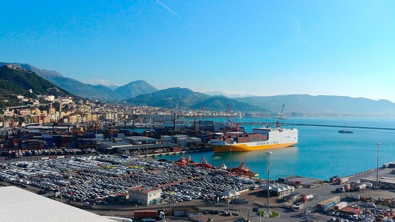 Auch Zollbehörden unterstützen bei der Marktüberwachung. Oft sind aber nur Stichproben möglich.(Bild:  frei lizenziert /  Pixabay)