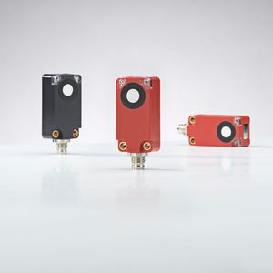 With the new Series 420B, Leuze offers compact ultrasonic sensors in cubic housings. They reliably detect even shiny, reflective, very dark or transparent surfaces as well as liquids.(Image: Leuze)