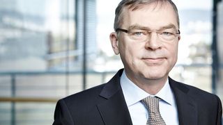 „Im Noteinsatz werden die Daten über das Mobilfunknetz vom Rettungswagen zur Rettungsstelle im Krankenhaus bis in die kardiologische Abteilung übertragen“, sagt Claus Schünemann, Vorsitzender der Geschäftsführung von CSC in Deutschland. Die Systemlösung wurde vom IT-Beratungs- und Dienstleistungshaus CSC entwickelt und implementiert. (Bild: CSC)