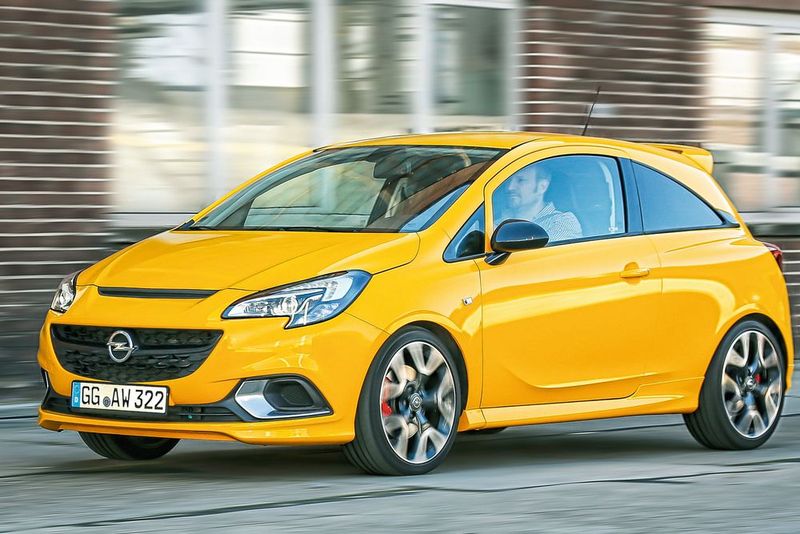 Die Außenspiegelgehäuse kommen in in Carbon-Optik. (Bild: Opel)