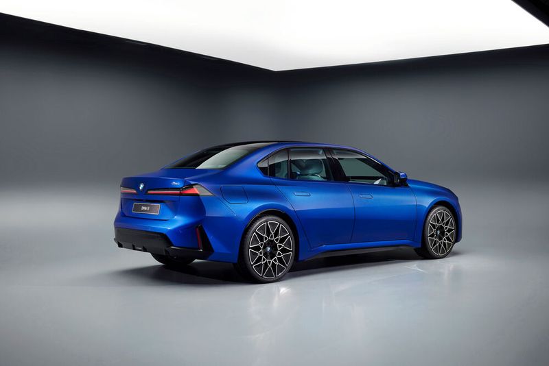 Der i3 ist rund 4,76 Meter lang, 1,87 Meter breit und 1,48 Meter hoch. Der Radstand beträgt 2,90 Meter. (Bild: BMW)