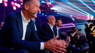 „Man wird bald auch bemerken, dass mit E-Fahrzeugen gelassener und vorausschauender gefahren wird“, meint Volkswagen-Chef Herbert Diess. (Bild: Volkswagen)