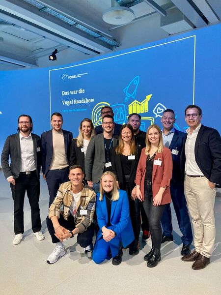 Vogel Roadshow Krefeld
Mit Fachmedien und Fachveranstaltungen in 14 Branchen und einem unternehmenseigenen Netzwerk aus acht Spezial-Agenturen und Dienstleistungsunternehmen bietet die Vogel Communications Group Branchen-Know-how, Zielgruppenzugang und Kommunikations-Expertise.
Thematisch geht es beim Event um Content Marketing, Social Ad-Kampagnen-Performance, Website-Relaunching, Leadgenerierung und vieles mehr. 
Hinweis: Die Veranstaltung ist nur für Marketer aus Industrieunternehmen geeignet.
 
Wann: 25.01.2023, Präsenzveranstaltung in Krefeld

Mehr unter: www.vogel-roadshow.d/ 
 (Bild: VCG)
