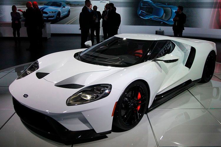 Mit dem GT hatte Ford bei seinem Heimspiel in Detroit auch für Fans sportlicher Autos etwas zu bieten. (Foto: Marcel Sommer)