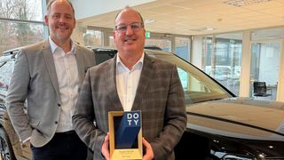 Die beiden Schröder-Team-Geschäftsführer Olav Noth (li.) und Frank-Uwe Streit freuen sich über die Auszeichnung. (Bild: Schröder Team)