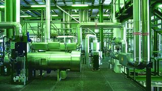 Biodiesel wird aus nativen Ölen wie Rapsöl oder Sojaöl gewonnen, Beiprodukt ist Gycerin. Mit dem neuen Katalysator entsteht Rohglycerin hoher Reinheit.  Bilder: Degussa (Archiv: Vogel Business Media)