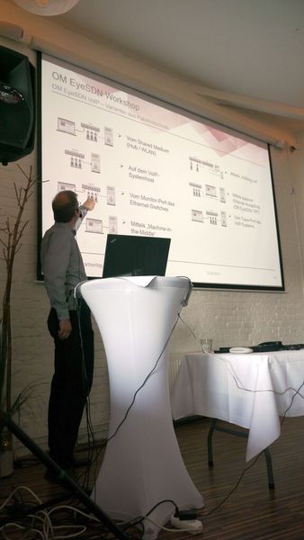 Am Freitag erhielten die Teilnehmer von Thomas Gimpel (Research & Development Ferrari Electronic) im technischen Workshop eine Einführung in das Thema Call-Recording. (Bild: Ferrari Electronic)