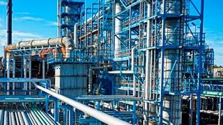 Starting in 2022, the modernised complex will produce Euro V products, with a 60 % increase in the refinery’s original capacity to 160,000 barrels per day of crude oil. (Deposit Photos )