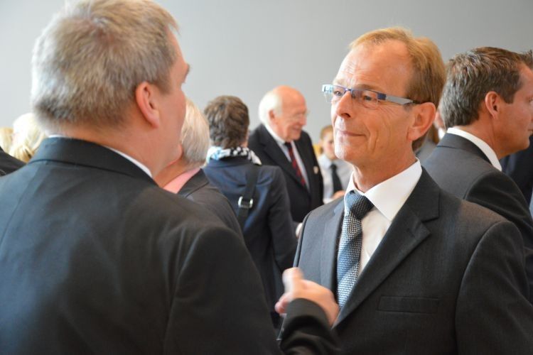 Auch der ehemalige Vorstandsvorsitzende des Volkswagen- und Audi-Partnerverbandes, Michael Lamlé, war ins Schloss Herrenhausen gekommen. (Foto: Achter)