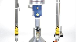 Die Hochdruck-Fasspumpe Typ AX5 verarbeitet alle Fette sowie hochviskose lösungsmittelfreie Medien. Bild (D+P) (Archiv: Vogel Business Media)