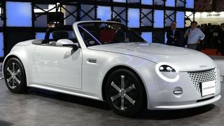 Äußerlich ähnelt der Vision Copen dem Ur-Copen, den Daihatsu auch einige Jahre lang in Deutschland verkauft hat. (Bild: Jama)