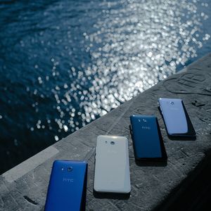 Das HTC U11 gibt es in den Farben Amazing Silver, Sapphire Blue, Brilliant Black und Ice White.