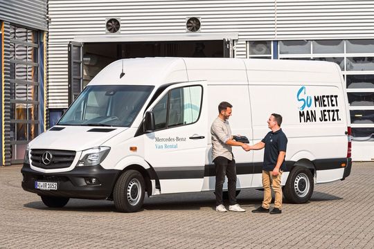 Daimler war nach eigener Darstellung der erste Fahrzeugvermieter auf dem Markt, der sich ganz auf Transporter spezialisiert hat.(Bild:  © Daimler AG)