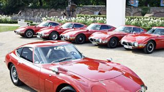 50 Jahre Toyota 2000 GT: Jubiläumstreffen bei den Classic Days auf Schloss Dyck. (Foto: Toyota)