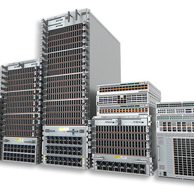 Arista erweitert sein Portfolio um die R4-Serie mit 800 GbE, HyperPort-Schnittstellen und TunnelSec-Verschlüsselung für KI-Cluster. (Bild: Arista)