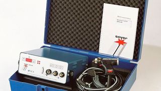 Mit dem BMS-8N/NV steht beim Messeauftritt von Heinz Soyer im Rahmen der Fastener Fair 2017 in Stuttgart ein, wie es heißt, echter Klassiker für das per Mikroprozessor gesteuerte Bolzenschweißen im Rampenlicht. (Heinz Soyer)