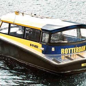 Brennstoffzellenmodule von EKPO treiben bereits erfolgreich Wassertaxis im Rotterdamer Hafen an. (Bild:  SWIM)