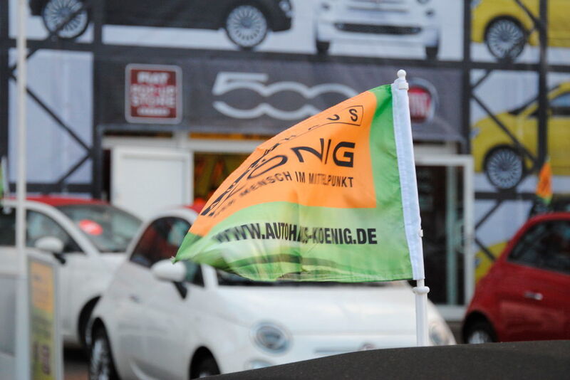 König zeigt Flagge: Als erstes Autohaus hat König für einige Monate einen Pop-up-Store in Berlin-Spandau eröffnet. (Baeuchle/»kfz-betrieb«)
