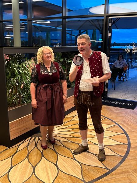 Bei so viel Trubel braucht man schon ein kleines Megafon, um sich Gehör zu verschaffen. (Bild: Vogel IT-Medien GmbH)