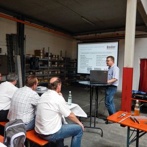 Matthias Bader informierte in seinem Vortrag über modernen Rostschutz und die DIN EN 1090.