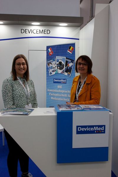 Auch die Devicemed France ist auf der Compamed vertreten. Im Bild: Julia Engelke, Redakteurin Devicemed (li.) und Evelyne Gisselbrecht, Chefredakteurin Devicemed France (re.) (Bild: Devicemed/K. Breunig)