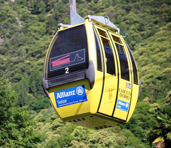 Die Seilbahn Pizzo di Claro auf den Monte Saurù in Lumino überbrückt in 12 Minuten knapp 1.000 Höhenmeter  (Bild: Klaus Vollrath)