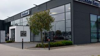 Autohaus Herbrand in Kleve belegt den fünften Platz beim Service Award 2017. (Rubbel)