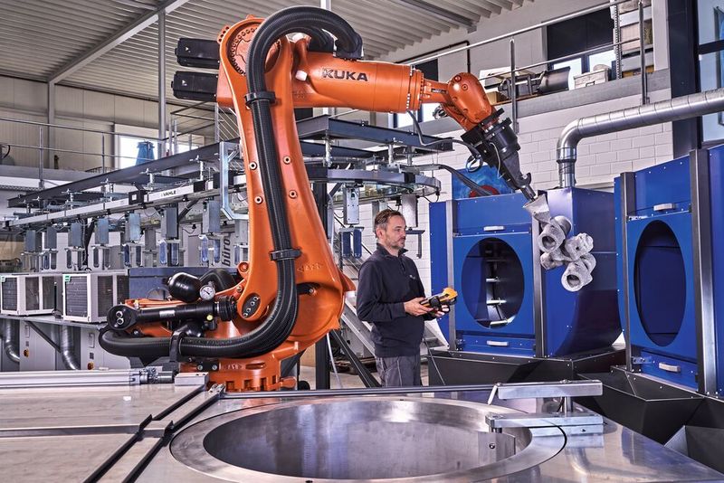 On display is a fully automated robot line. (Image:Volker-Rost.de)