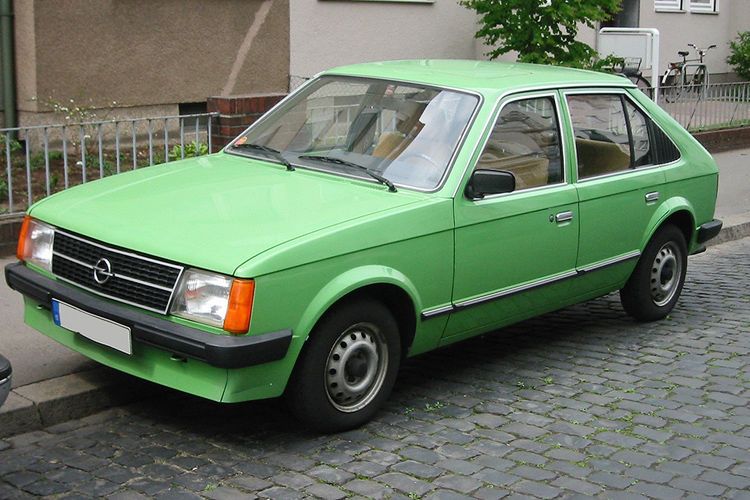 Rang 10: Opel Kadett mit 4.930 H-Kennzeichen / Bestand 13.482 (Bild: Opel Kadett D / Sven Storbeck / CC BY-SA 3.0)