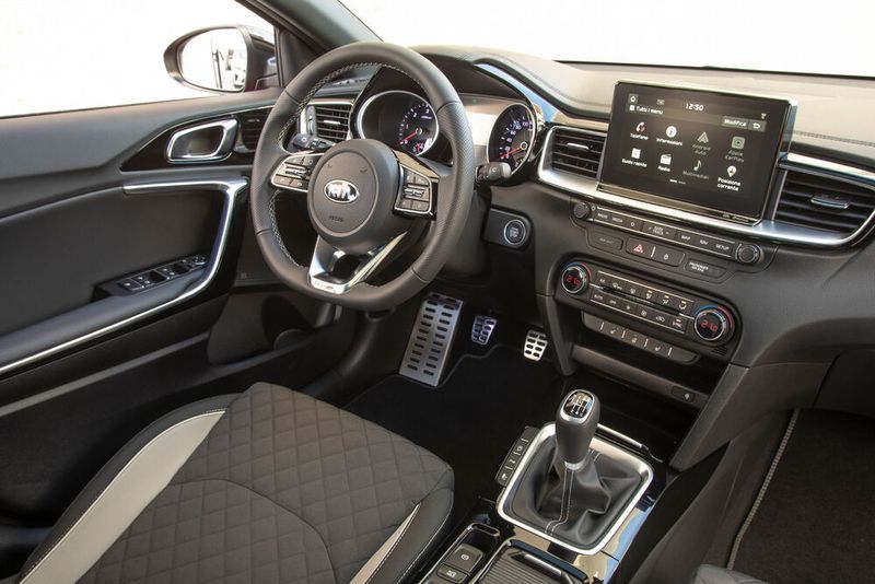 Der Innenraum sieht genauso aus wie beim Fünftürer.  (Kia)