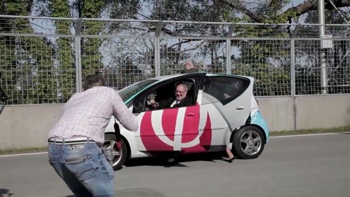 Das elektrisch angetriebene Versuchsfahrzeug mit Aluminium-Luft-Batterie auf dem Circuit Gilles-Villeneuve in Montreal. (Phinergy, Alcoa)