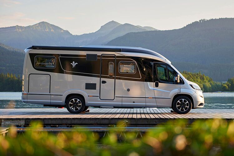 Obwohl der Niesmann Smove mit 82.910 Euro den niedrigsten Einstiegspreis hat, schießt er mit satten 142.783 Euro in diesem Vergleich den Vogel ab. (Bild: Niesmann)