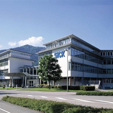 Auch der Hauptsitz in Waldkirch ist vom Stellenabbau bei Sick betroffen. (Bild: Sick AG)