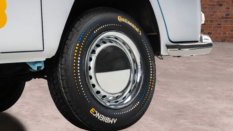 Was wäre ein Fahrzeug ohne Conti-Reifen? Bei dieser Version dürfte es sich mit Sicherheit um eine reine Show-Ausführung handeln. (Bild: Continental)